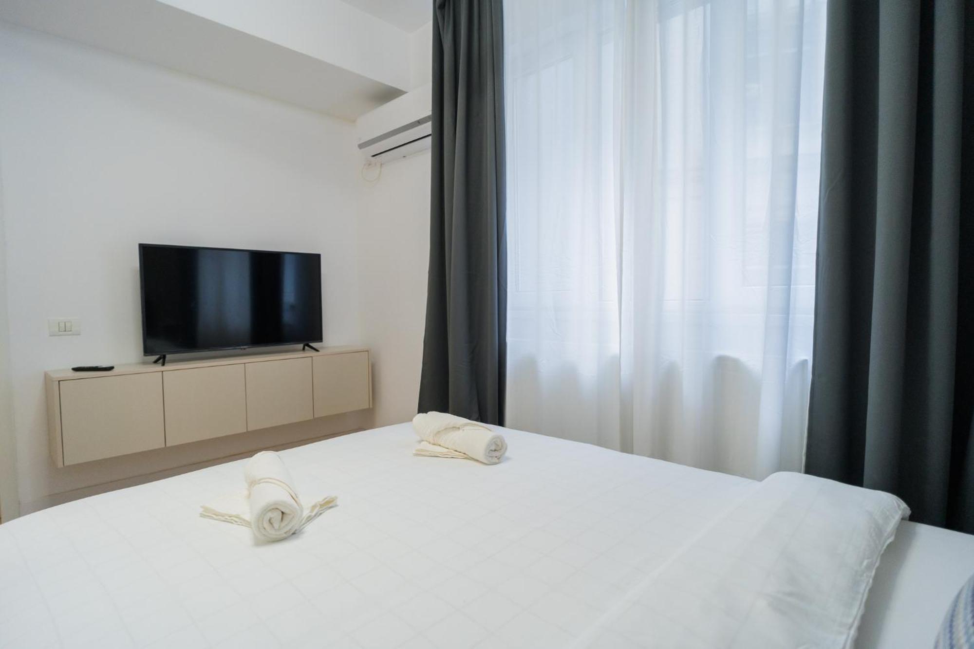 Elegant Gem Victoriei Avenue Apartment บูคาเรสต์ ภายนอก รูปภาพ